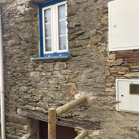 Casa Cerejeiras Tatil Evi Pomares