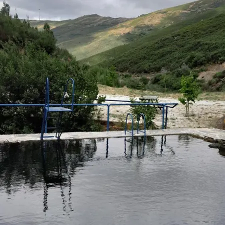 Casa Cerejeiras Semesterbostad Pomares