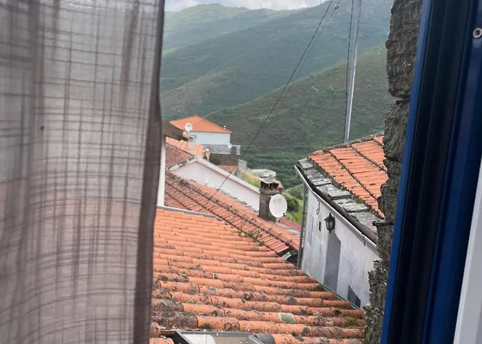 Casa Cerejeiras Pomares