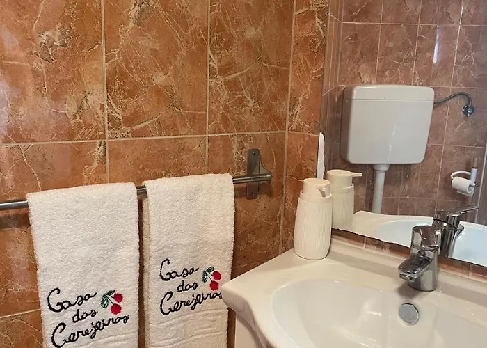 Casa Cerejeiras Pomares